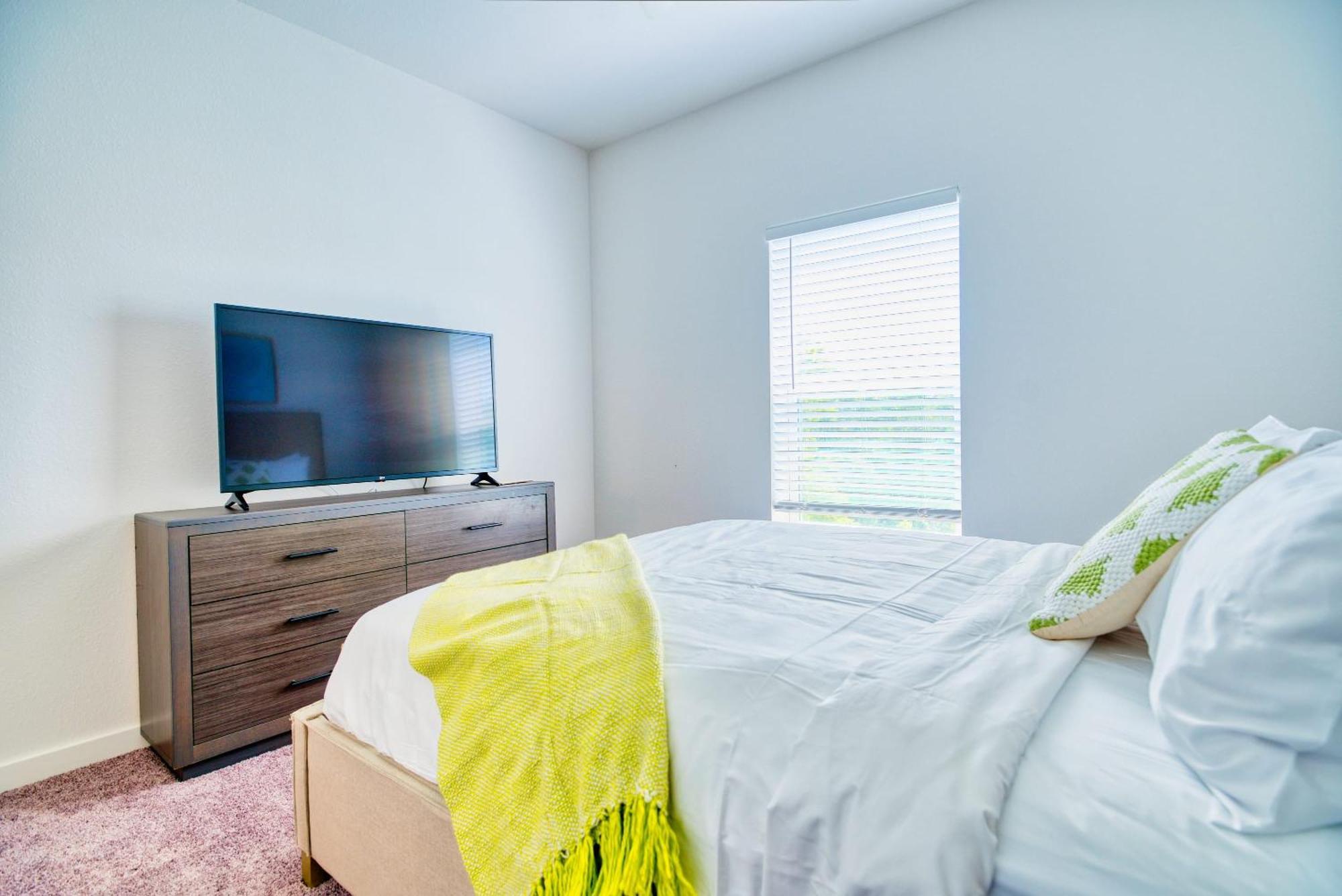 Luxe One Bedroom Apartment With Balcony Gainesville Exterior foto