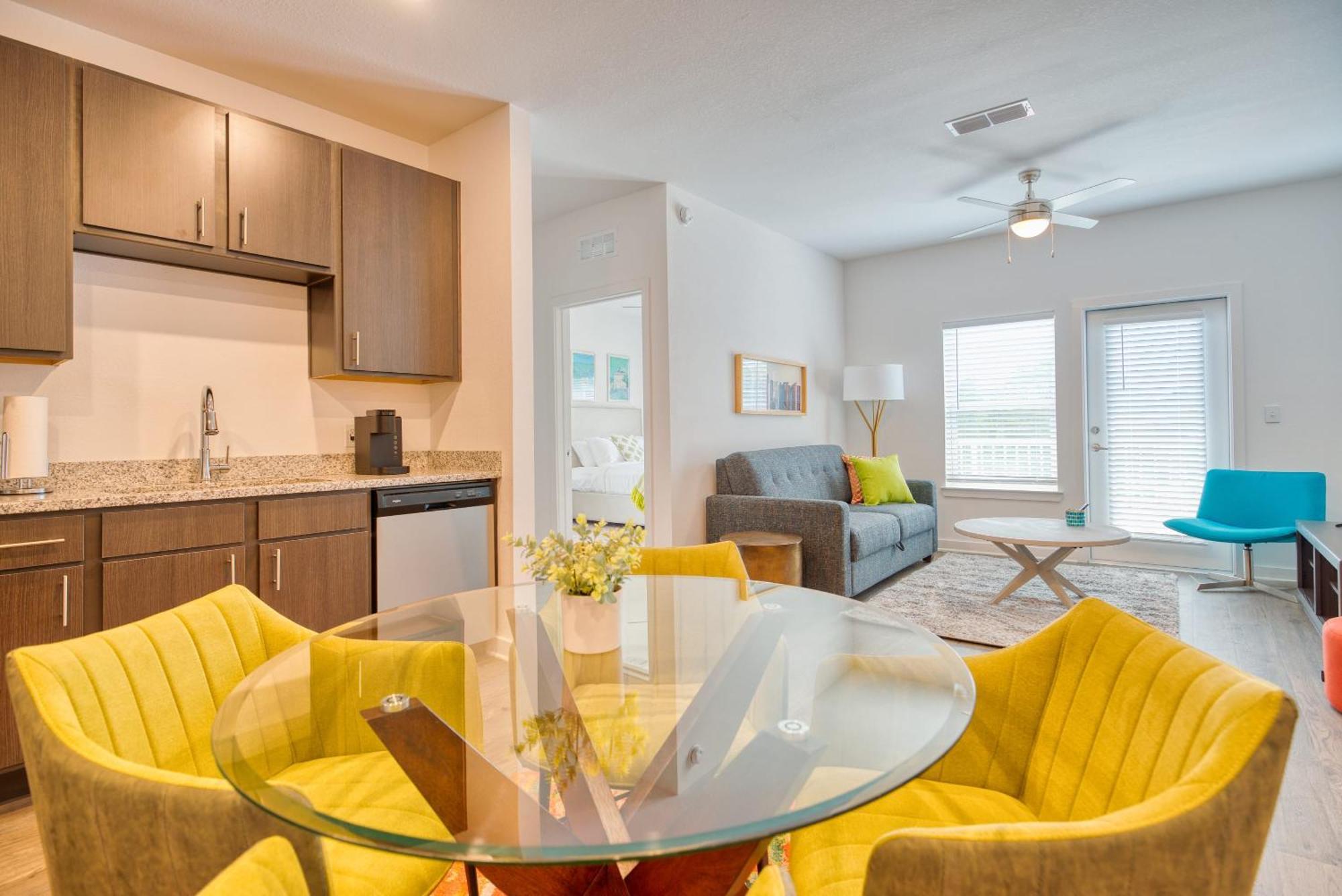 Luxe One Bedroom Apartment With Balcony Gainesville Exterior foto